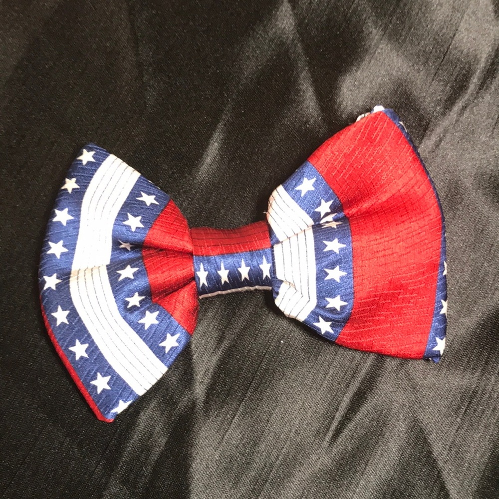 Bow tie.